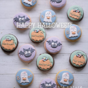 Halloween macarons